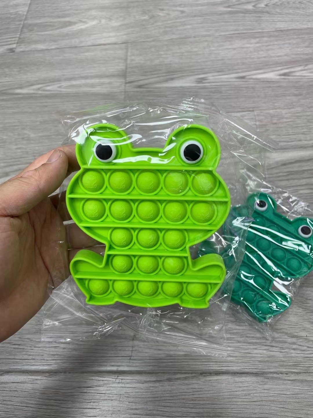 Wholesale Lovely Green Frog Pop It Fidget Bubble Toy For Kids Adults